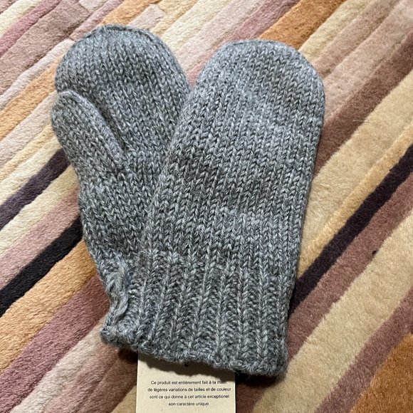 NWT ALMA Unisex Grey Handmade Soft-Wool Polyester-Lined Mittens - Size Adult - Picture 4 of 6
